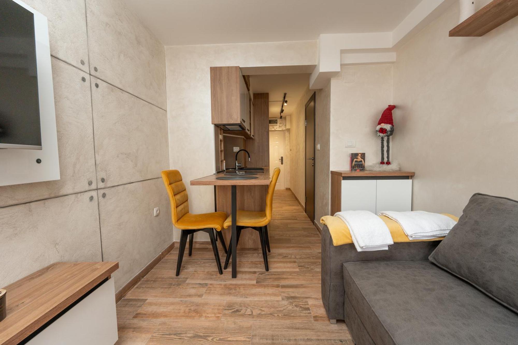 Comanda Luxury Apartment