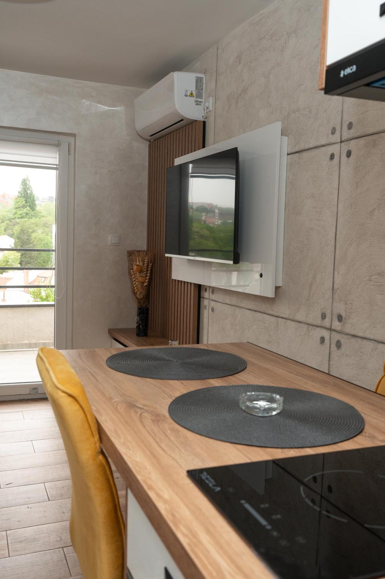 Comanda Luxury Apartment