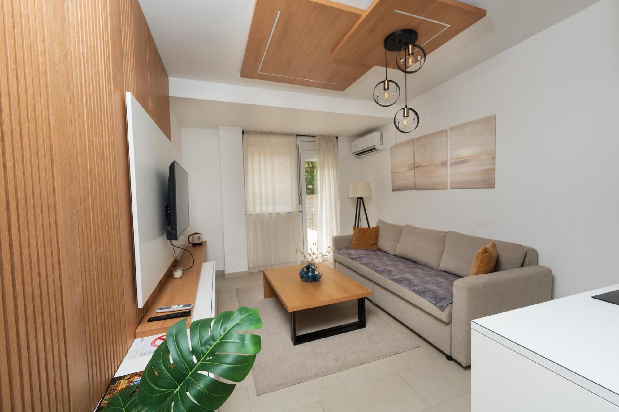 Comanda Luxury Apartment